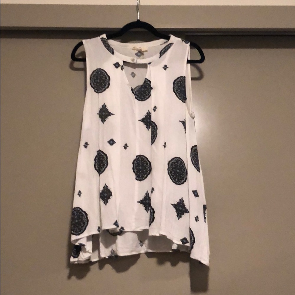 White and blue tank top with keyhole cutout